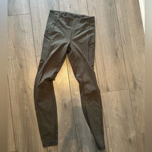 Green lululemon leggings with side pockets